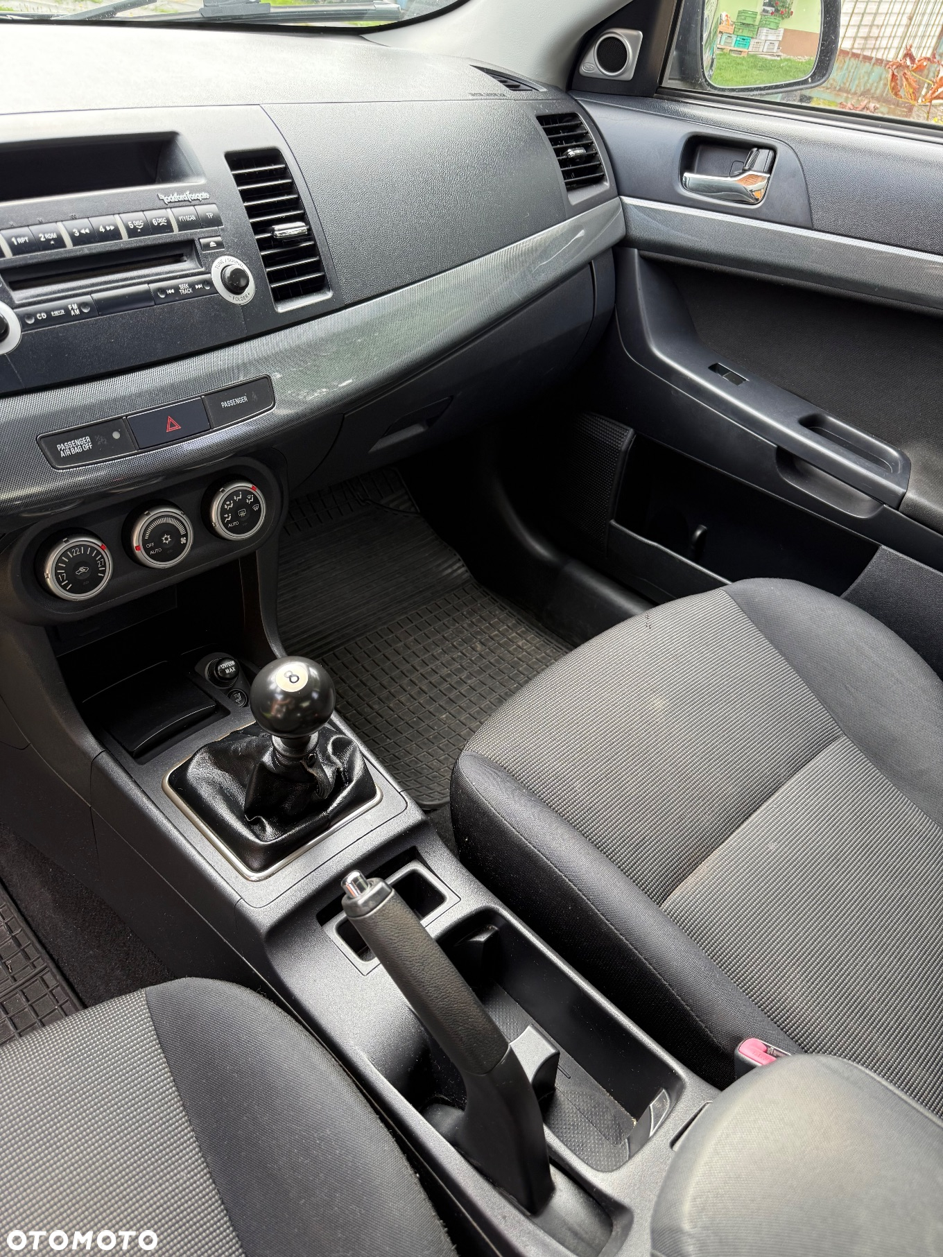 Mitsubishi Lancer - 10