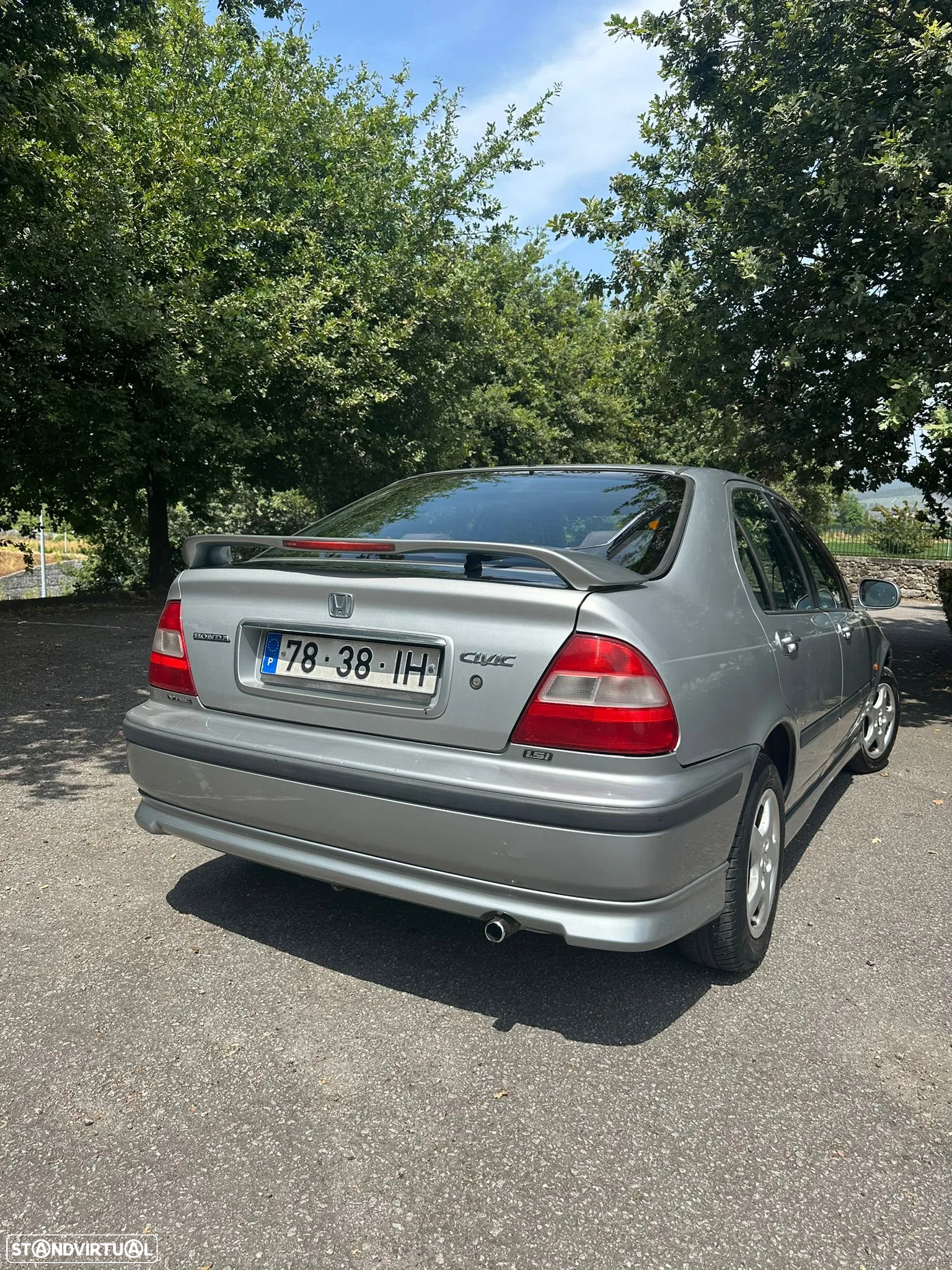 Honda Civic 1.5i LS - 2