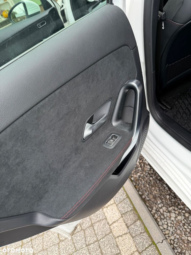 Mercedes-Benz Klasa A 180 AMG Line 7G-DCT - 15