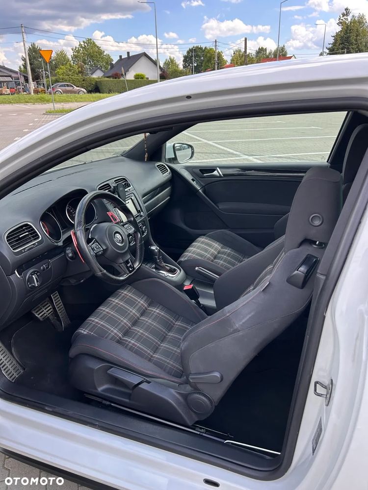 Volkswagen Golf VI 2.0 TSI GTI DSG - 15