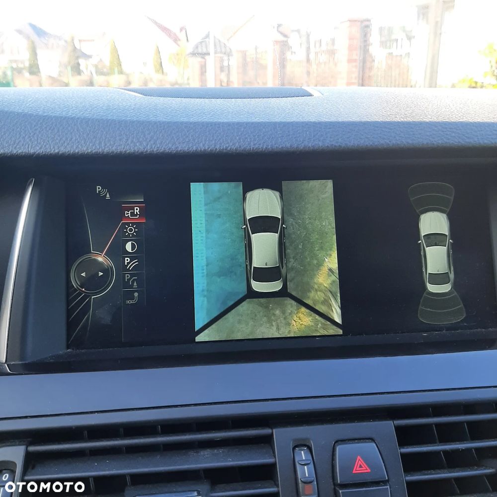 BMW Seria 5 528i xDrive - 15