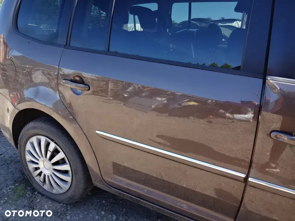 Kompletne prawe tylne drzwi VW Touran 2011rok,kod lakieru LH8Z
