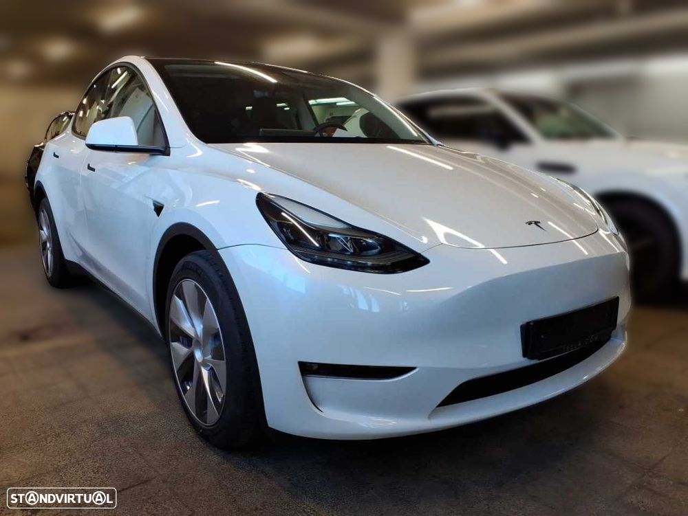 Tesla Model Y Long Range Dual Motor AWD - 3