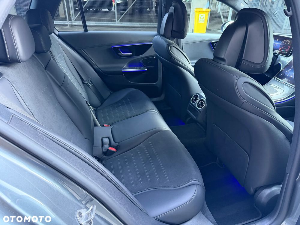 Mercedes-Benz Klasa C 220 d 9G-TRONIC AMG Line - 24