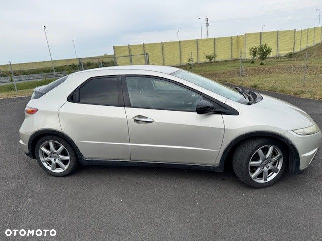 Honda Civic 1.8 Executive - 10