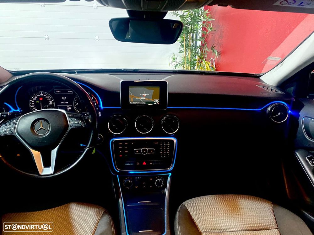 Mercedes-Benz A 180 - 35