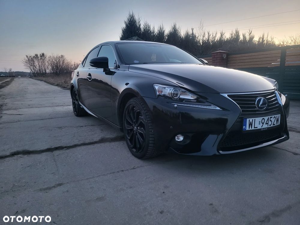 Lexus IS - 12