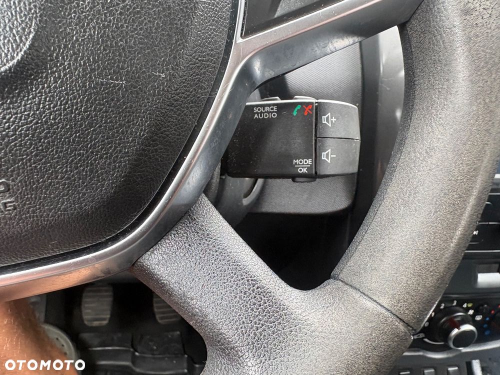 Dacia Duster 1.6 SCe Access S&S - 16