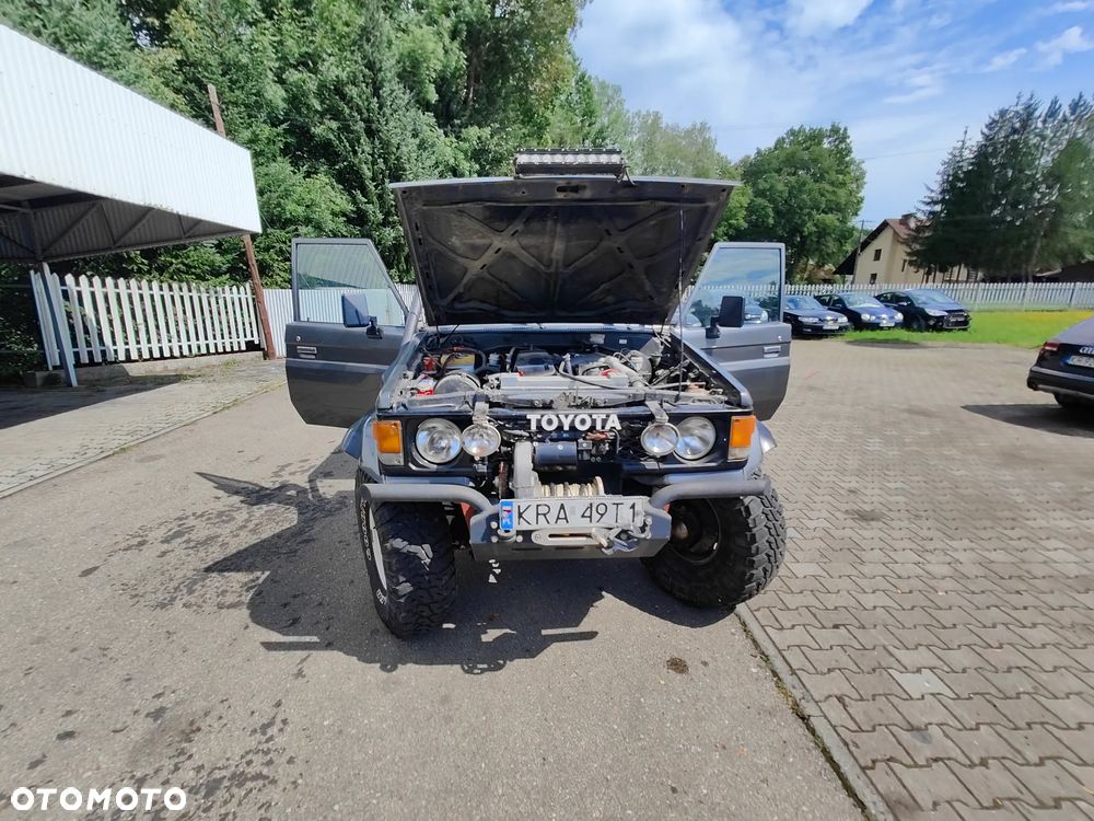Toyota Land Cruiser - 8