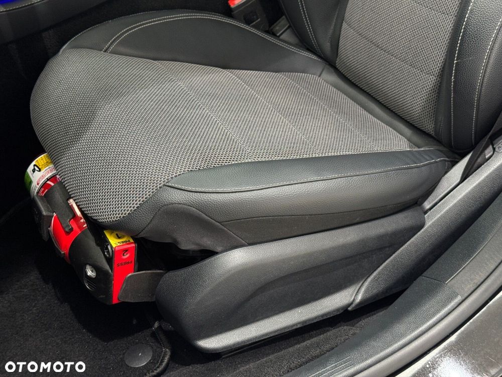 Mercedes-Benz Klasa E - 11