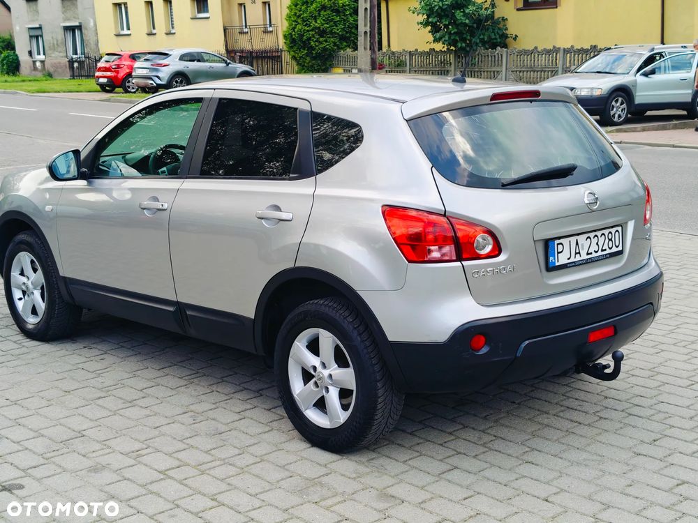 Nissan Qashqai 2.0 dCi DPF tekna - 9