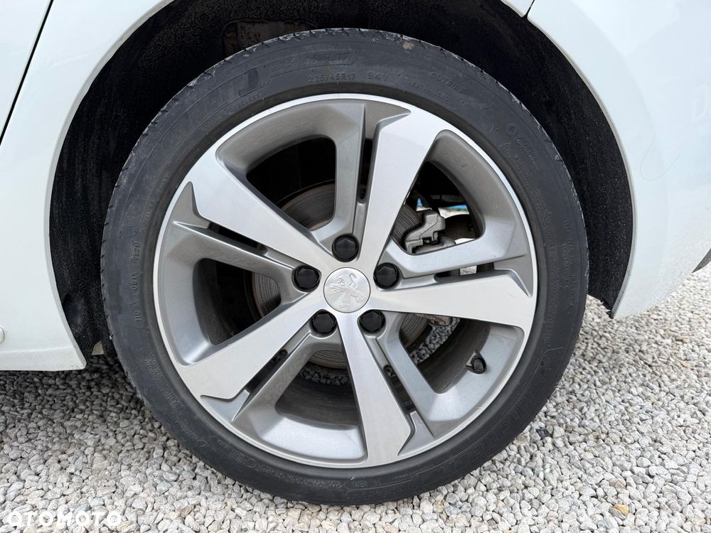 Peugeot 308 1.2 PureTech GT S&S EAT8 - 11