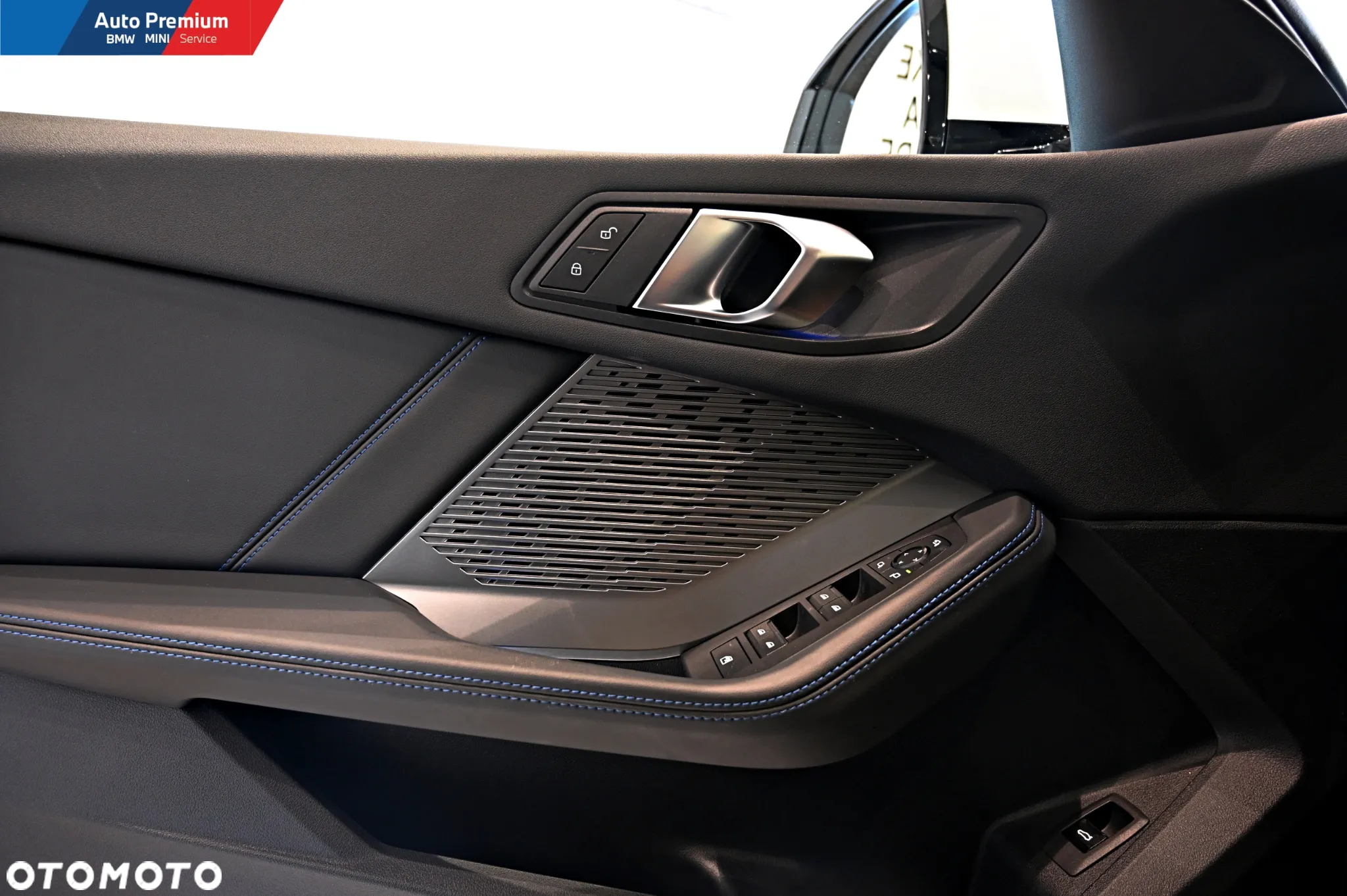 BMW Seria 1 120i - 12