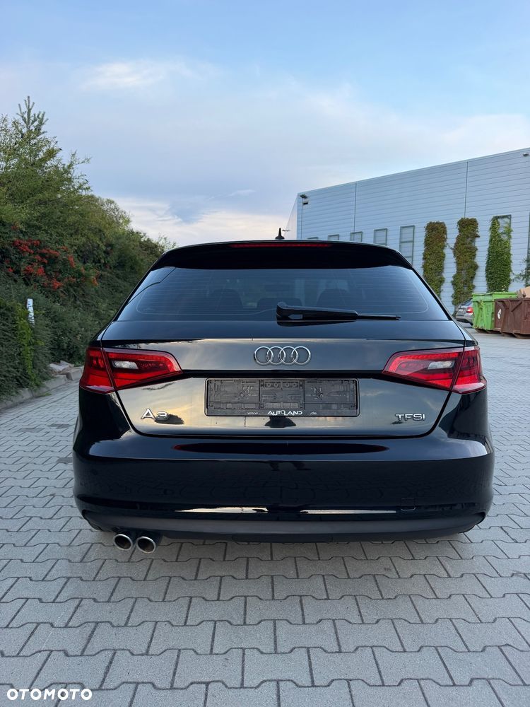 Audi A3 Sportback 1.8 TFSI Ambiente - 12