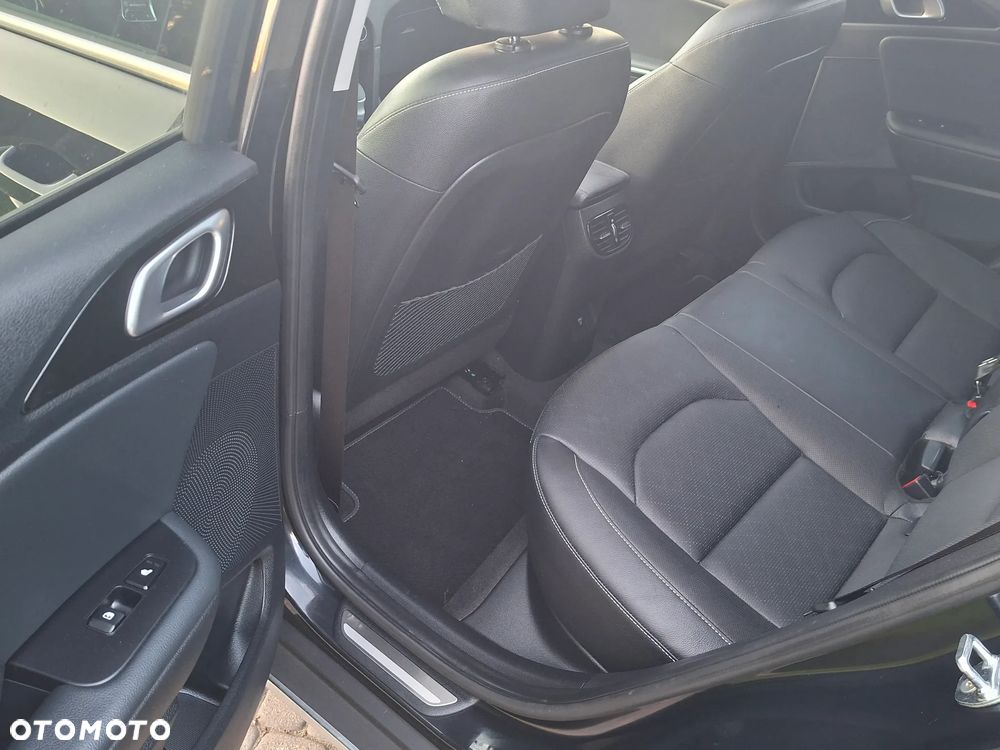Kia XCeed - 10