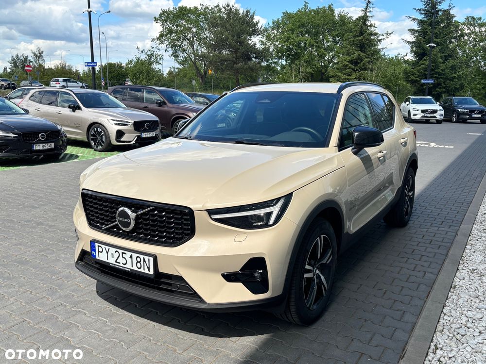 Volvo XC 40 B3 Plus Dark - 4