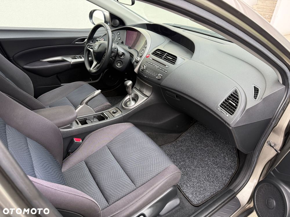 Honda Civic 1.8 Sport - 11