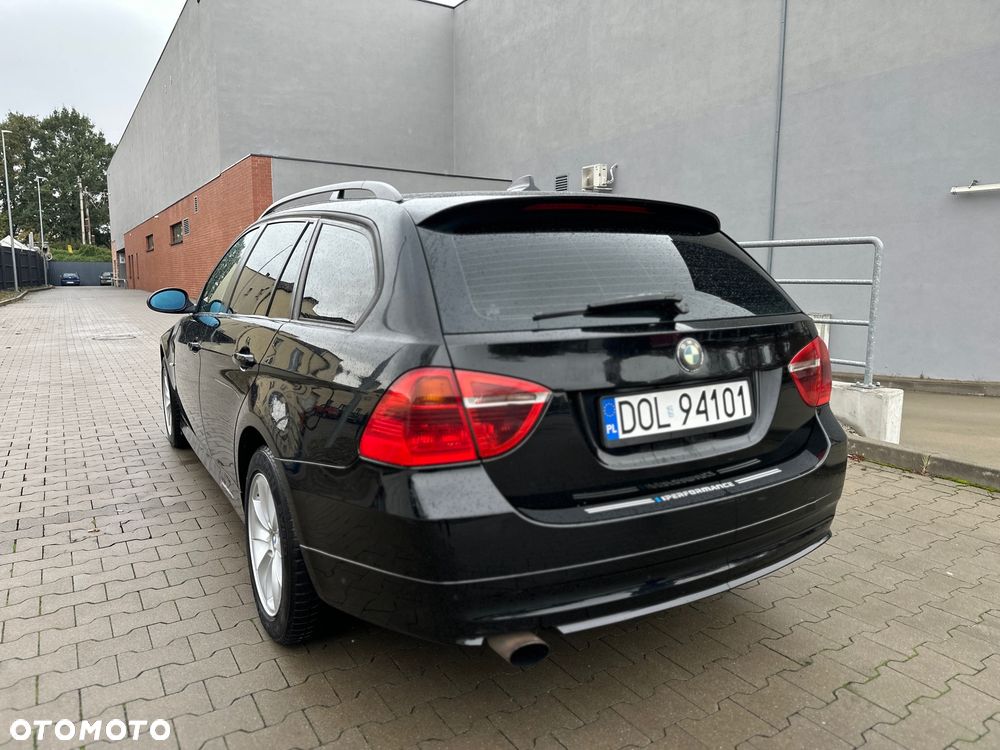 BMW Seria 3 318d - 3