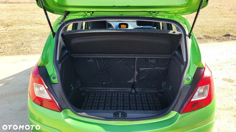 Opel Corsa 1.2 16V Edition / Active - 11