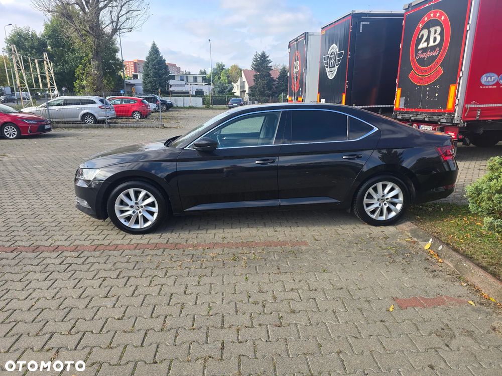 Skoda Superb ver-2-0-tdi-ambition - 2