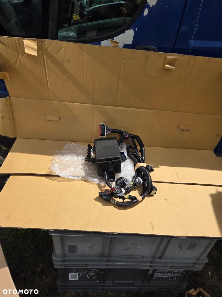 instalacja wiązka Ford Transit MK-8 Custom BK3T-9K499-BFG 2396739 BK3Z-9K499-BF skrzynka bezpieczników BSI Exhaust Emission control - 3