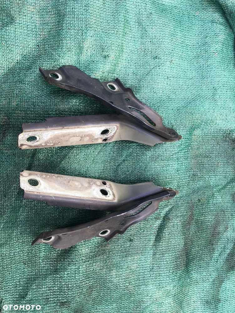 VW PASSAT B8 Zawias maski prawy lewy 1 sztuka 3G0823301 3G0823302