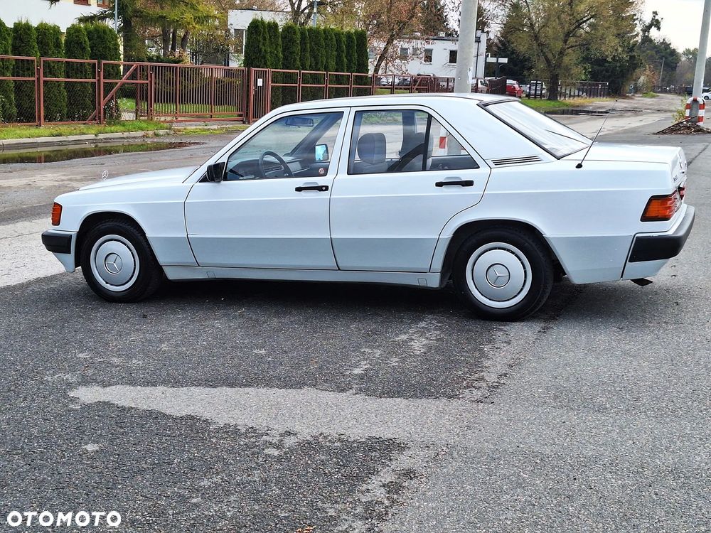 Mercedes-Benz W201 (190) - 15