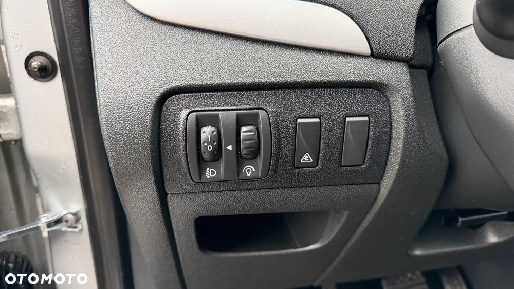 Renault Scenic 1.6 16V 110 TomTom Edition - 8