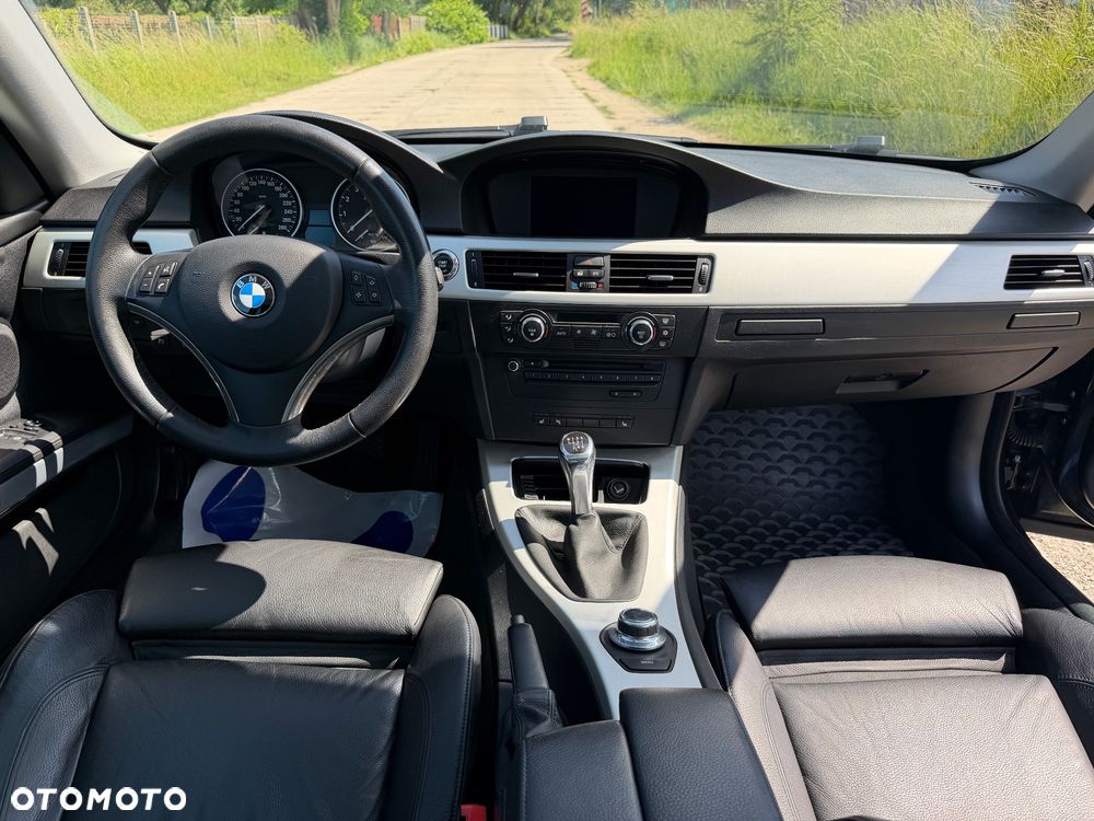 BMW Seria 3 325i Edition Exclusive - 7