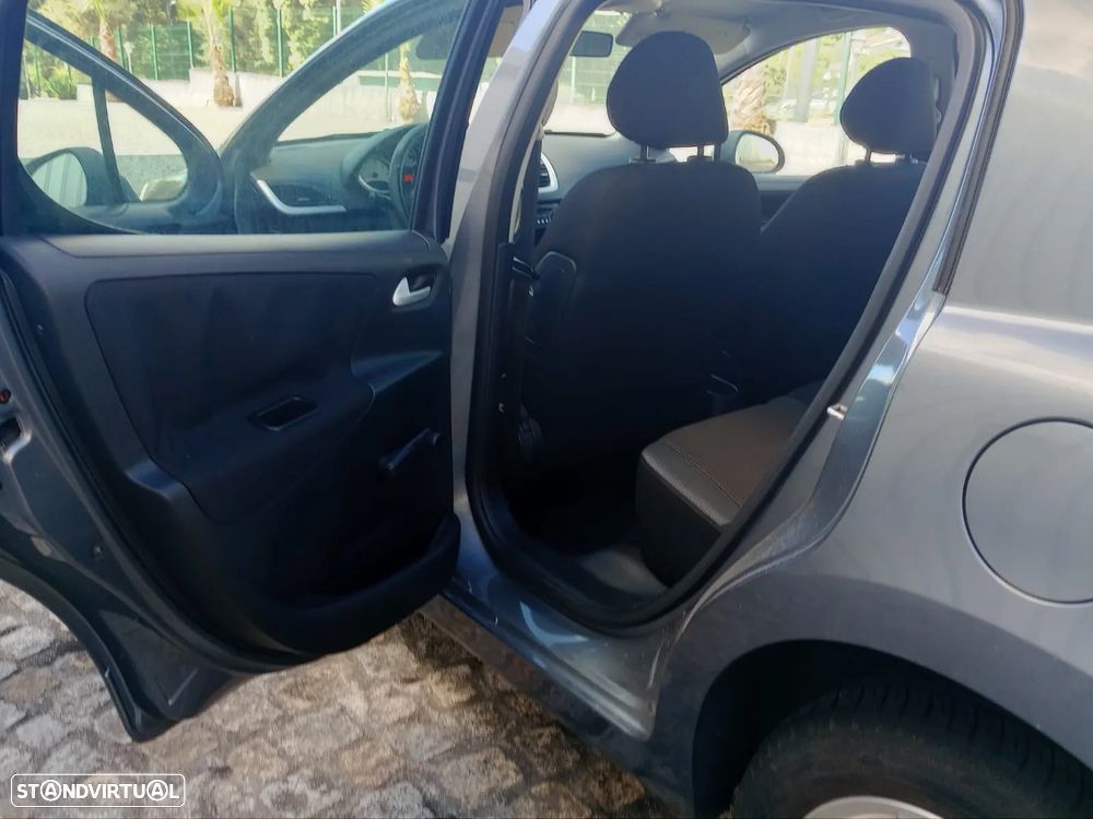 Peugeot 207 - 4