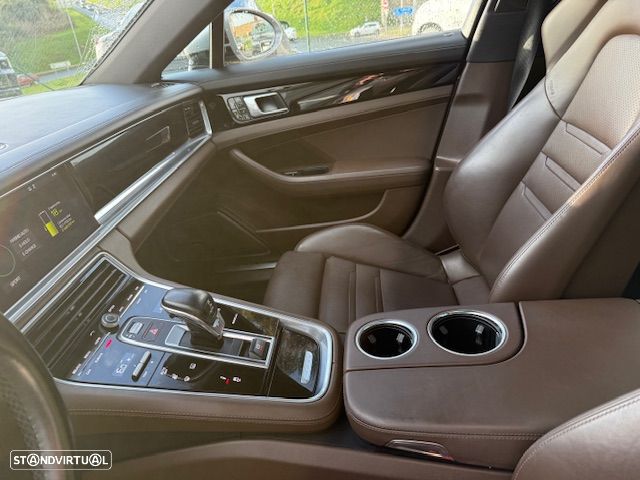 Porsche Panamera Sport Turismo - 21