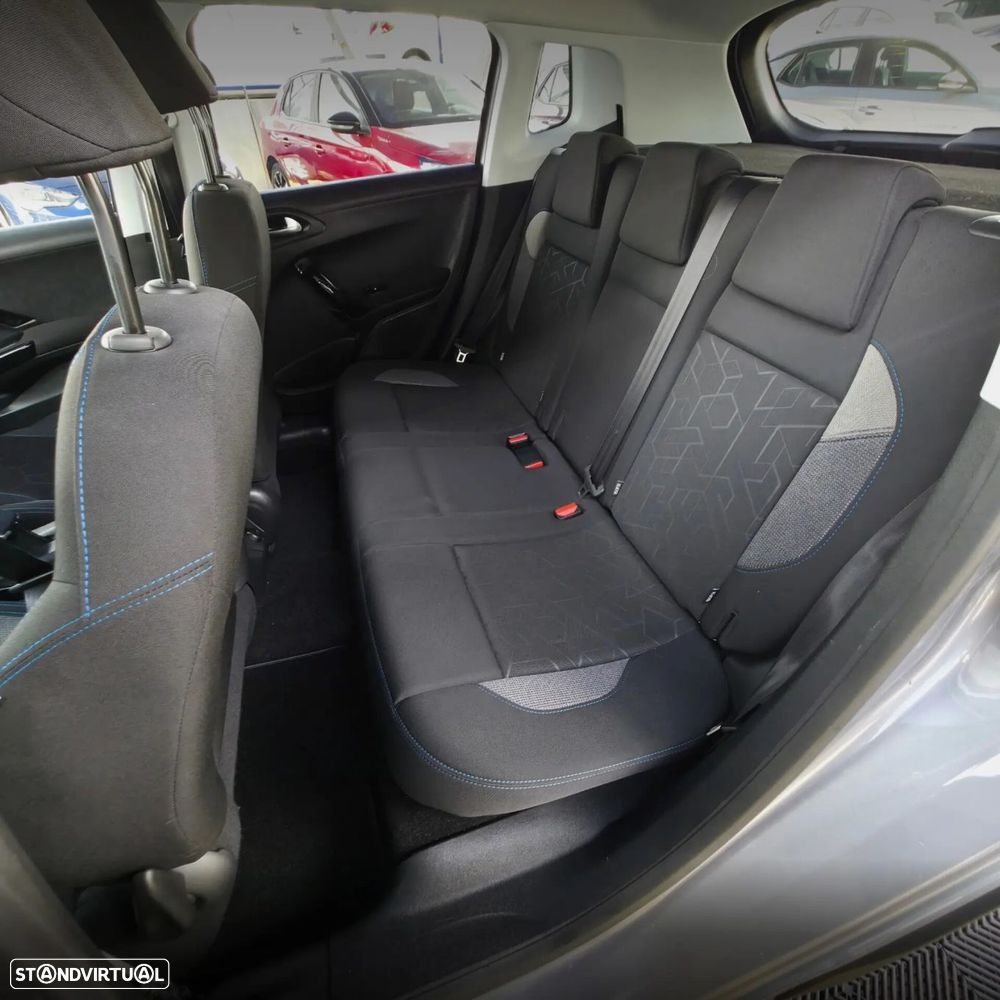 Peugeot 2008 1.2 PureTech Signature - 20
