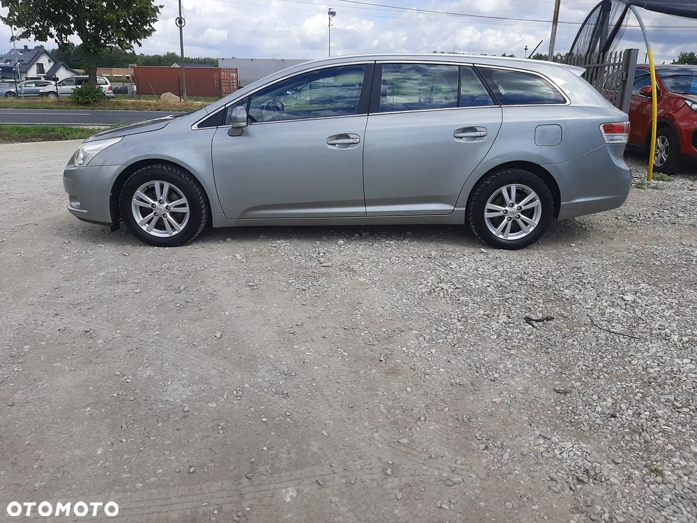 Toyota Avensis 1.8 Executive - 11