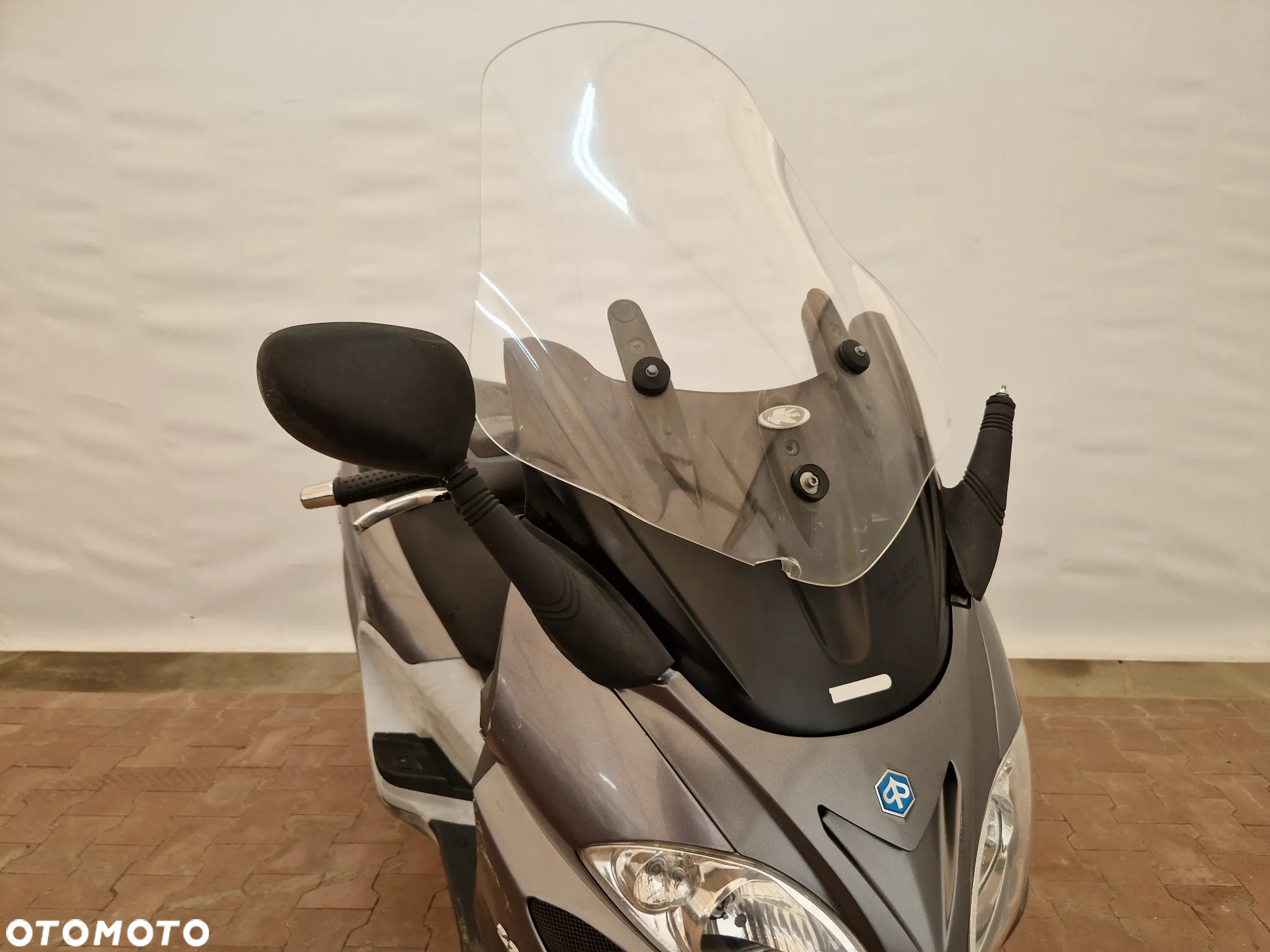 Piaggio X9 - 18