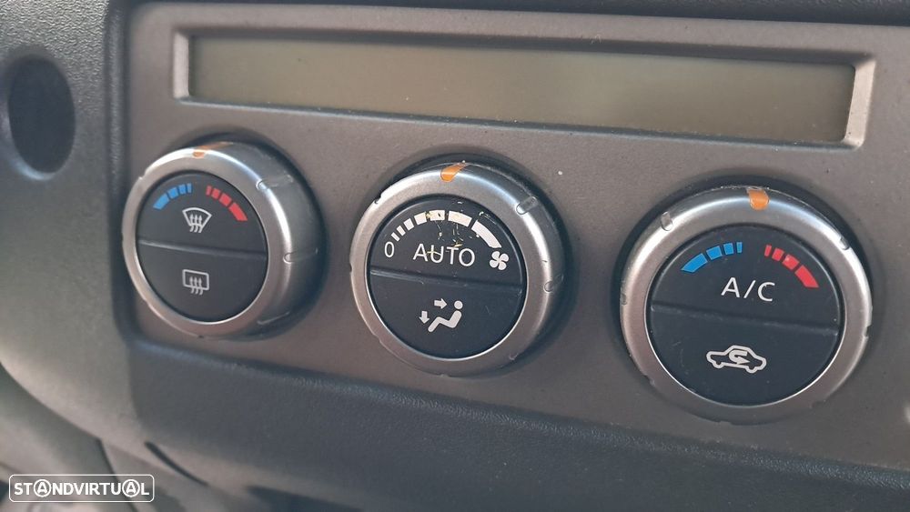 Nissan Navara 2.5 dCi CD LE Sport Edition - 25