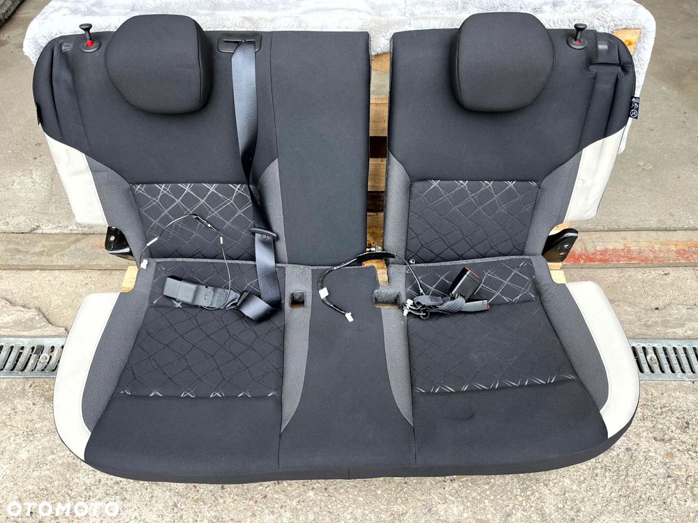 NISSAN MICRA K14 KANAPA TYLNA SIEDZISKO TYŁ WPINKI PASÓW