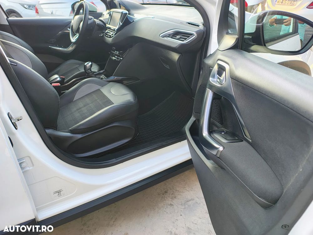 Peugeot 2008 PureTech 110 Stop&Start Allure - 11