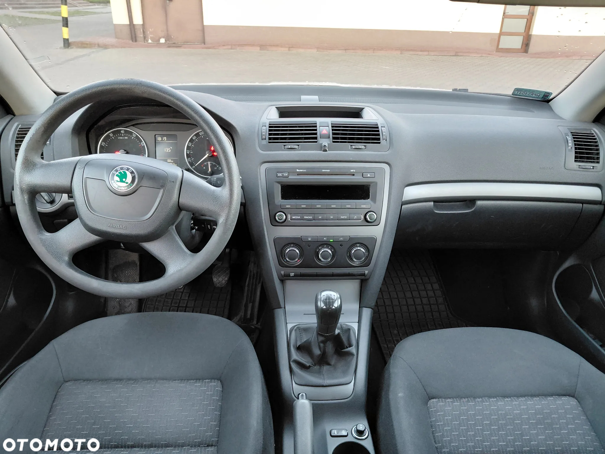 Skoda Octavia 1.6 - 10