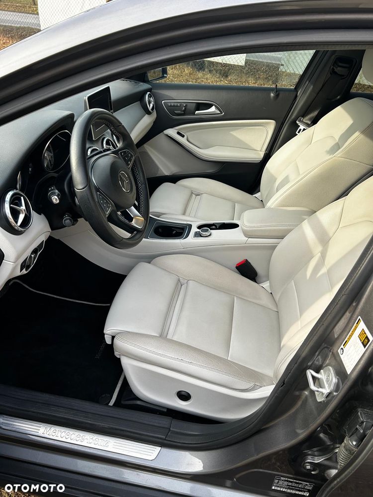 Mercedes-Benz GLA 250 4Matic 7G-DCT StreetStyle - 6