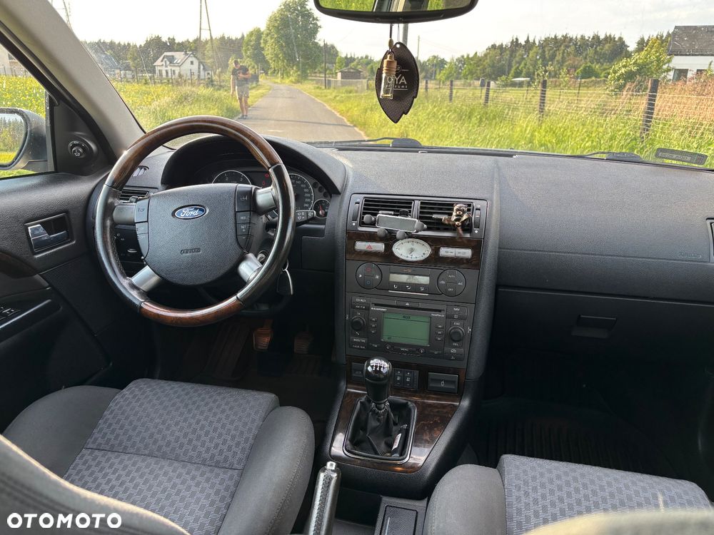 Ford Mondeo 2.0 TDCI Ghia - 23