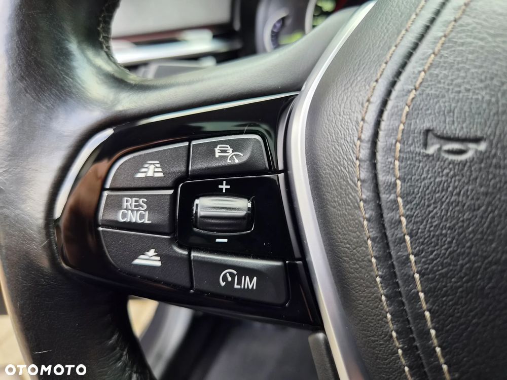 BMW Seria 5 530i Luxury Line - 24