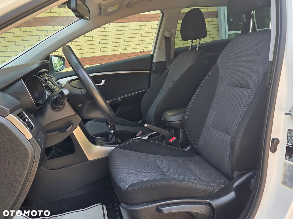Hyundai i30 1.6 CRDi Premium - 6
