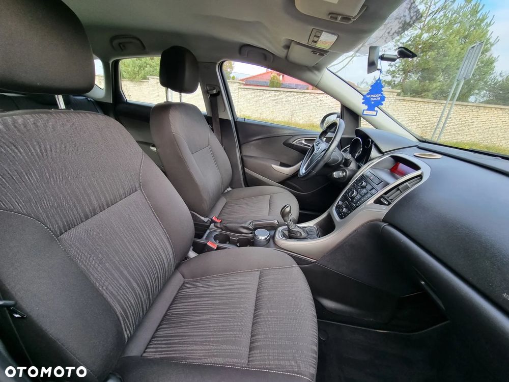 Opel Astra 1.4 T Enjoy S&S - 11