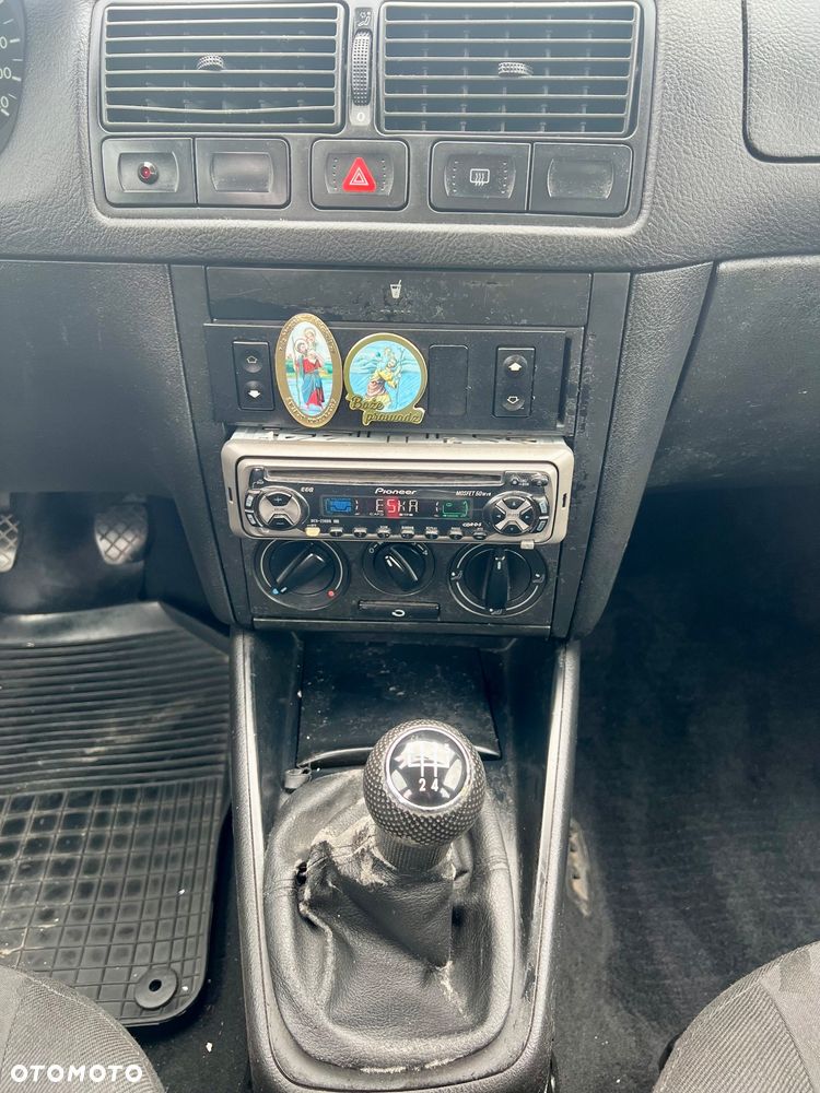 Volkswagen Golf - 17