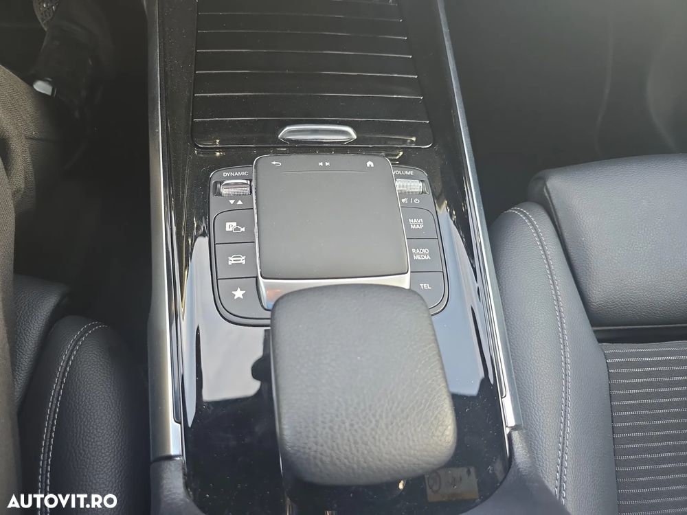 Mercedes-Benz GLB - 15