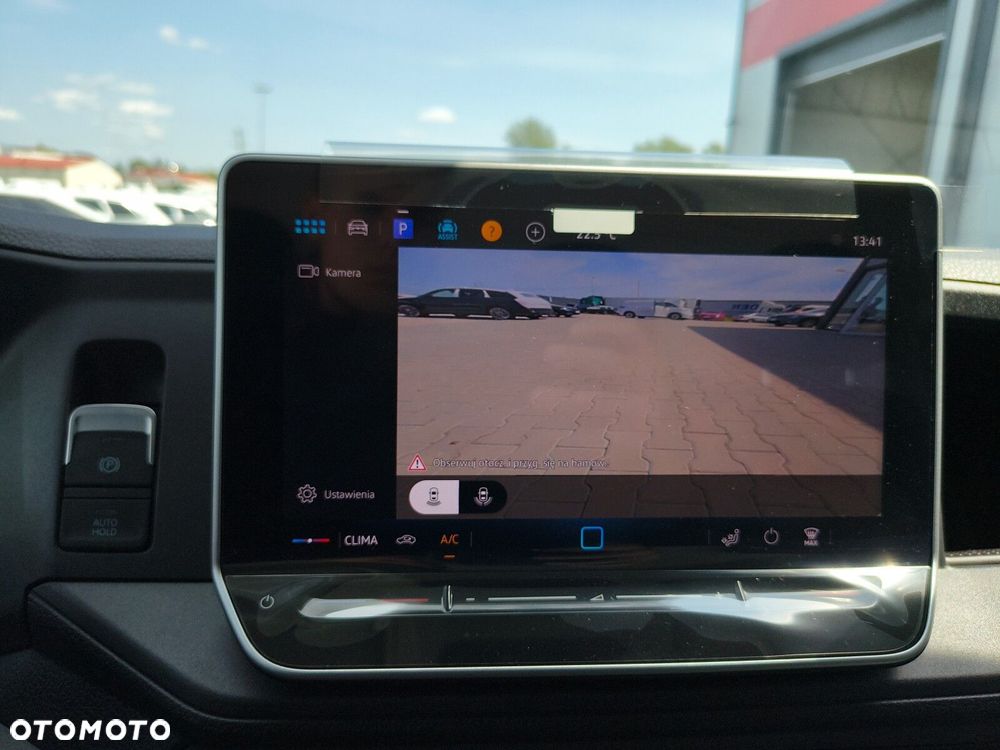 Volkswagen Crafter 2,0 l EURO VI SCR 163 KM / skrzynia biegów: Przedni napęd automatyczna 8-biegowa rozstaw osi: 4490 mm - 16
