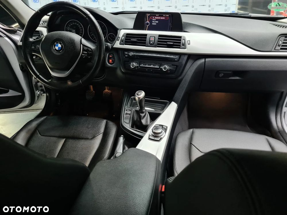 BMW Seria 3 316d Sport Line - 35