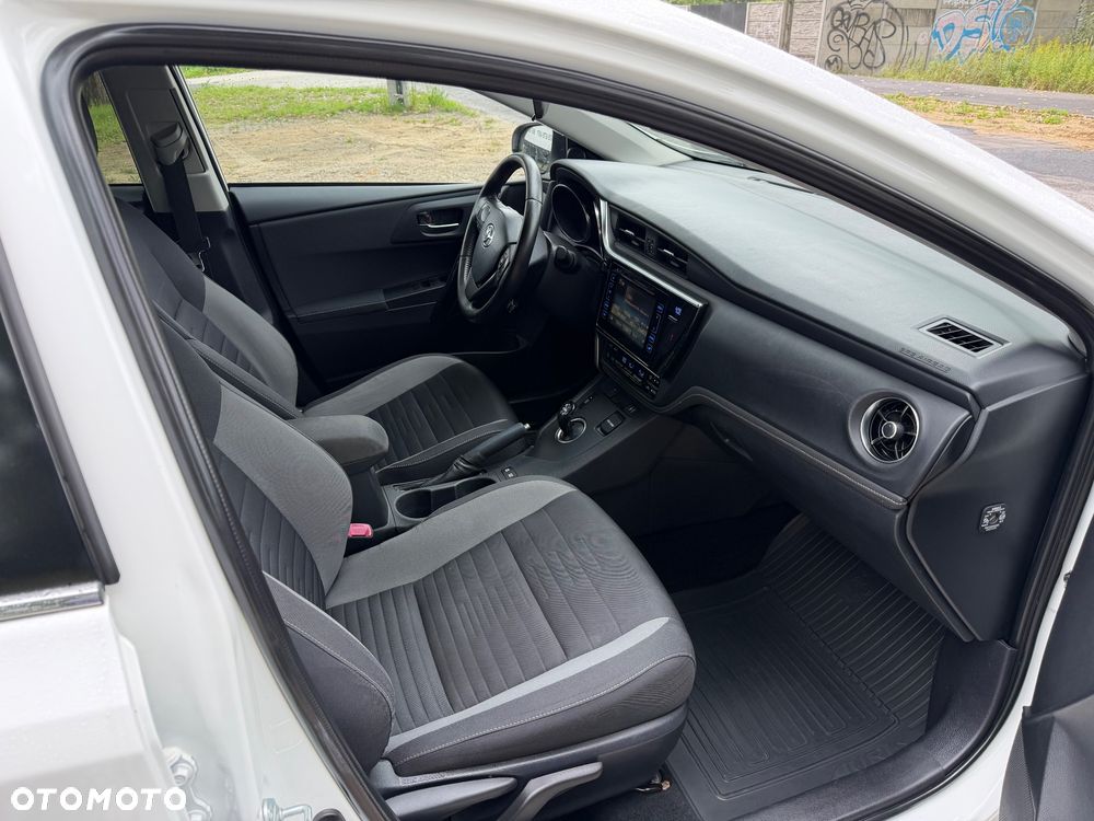Toyota Auris Hybrid 135 Premium - 13