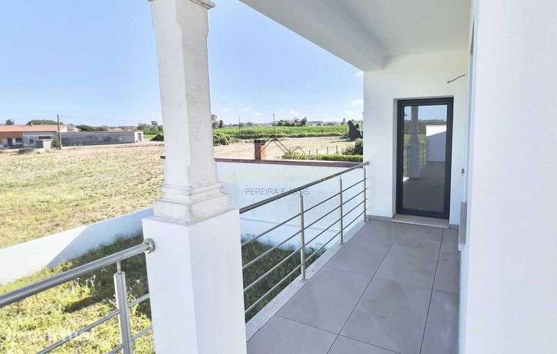 moradia T3 com garagem e terreno - Grande imagem: 4/12