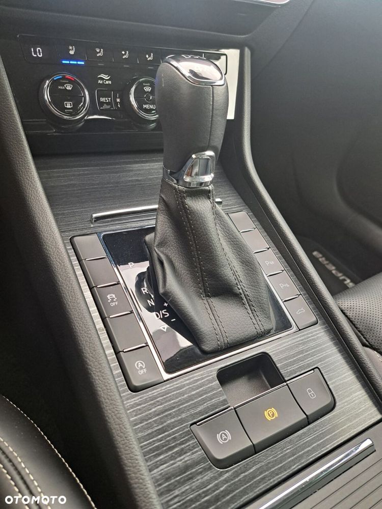 Skoda Superb 2.0 TDI 4x4 Style DSG - 10